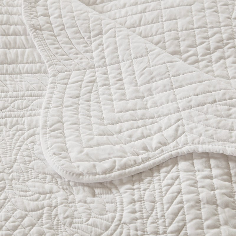 Tuscany Coastal Quilted Throw Blanket with Scalloped Edges