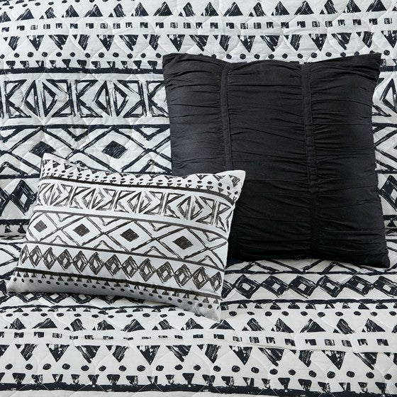 Urban Habitat Oversized Medallion Cotton Comforter Set - Black and White Comforter Set - Quahog Bay Bedding