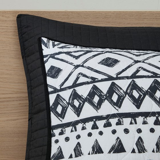 Urban Habitat Oversized Medallion Cotton Comforter Set - Black and White Comforter Set - Quahog Bay Bedding