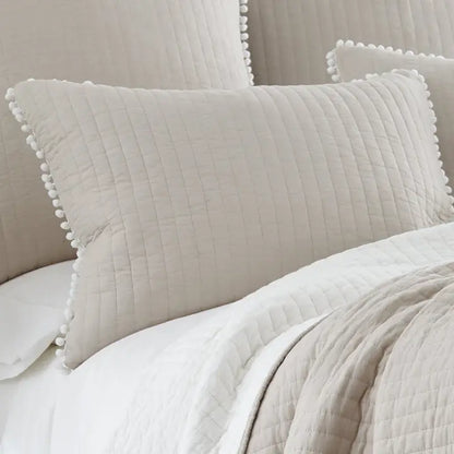 Pom Pom Quilt