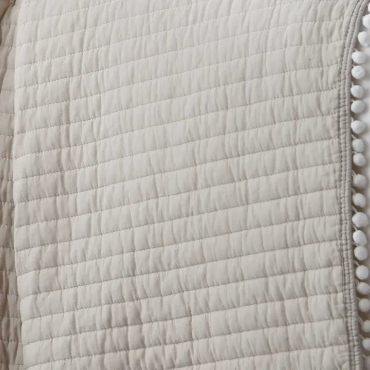 Pom Pom Quilt