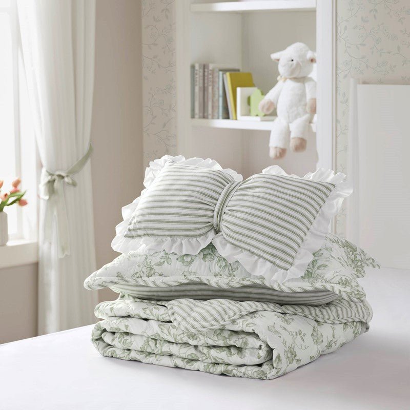 Adele Vintage Cottage Style Scalloped Edge Quilt Set | Green - Quahog Bay Bedding