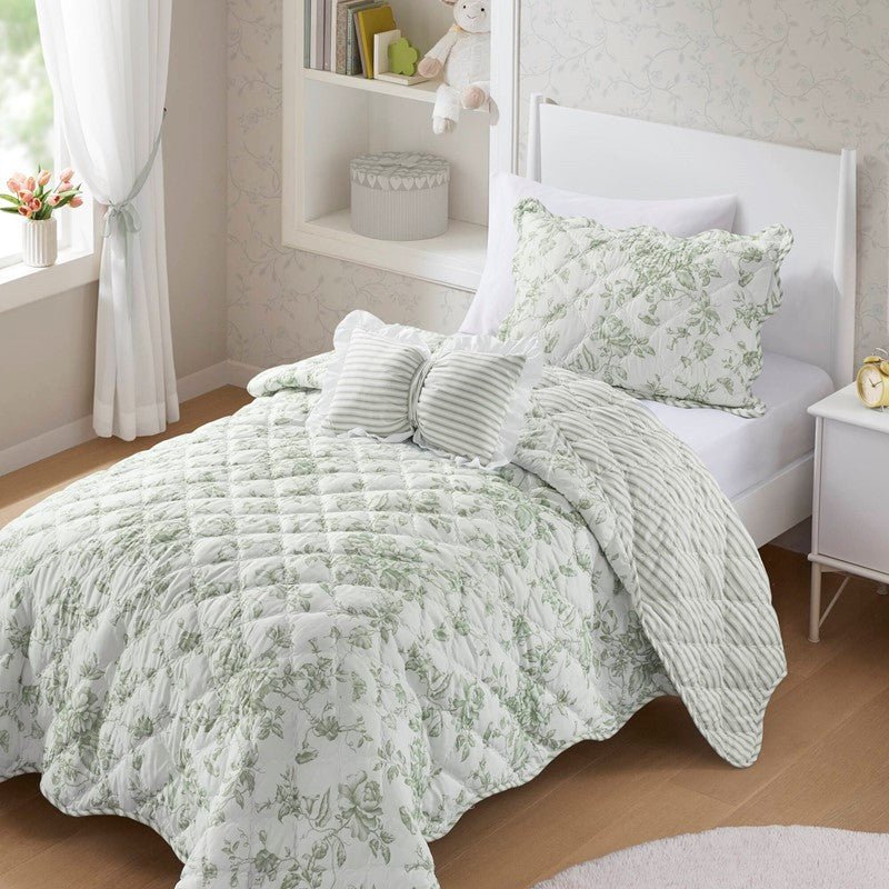 Adele Vintage Cottage Style Scalloped Edge Quilt Set | Green - Quahog Bay Bedding
