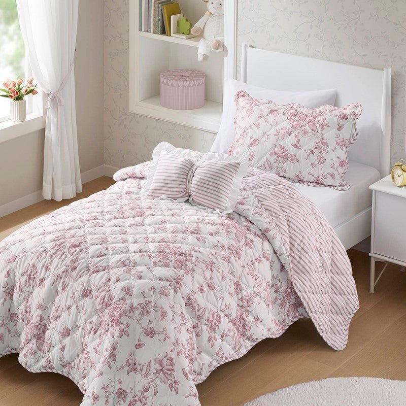 Adele Vintage Cottage Style Scalloped Edge Quilt Set | Pink - Quahog Bay Bedding