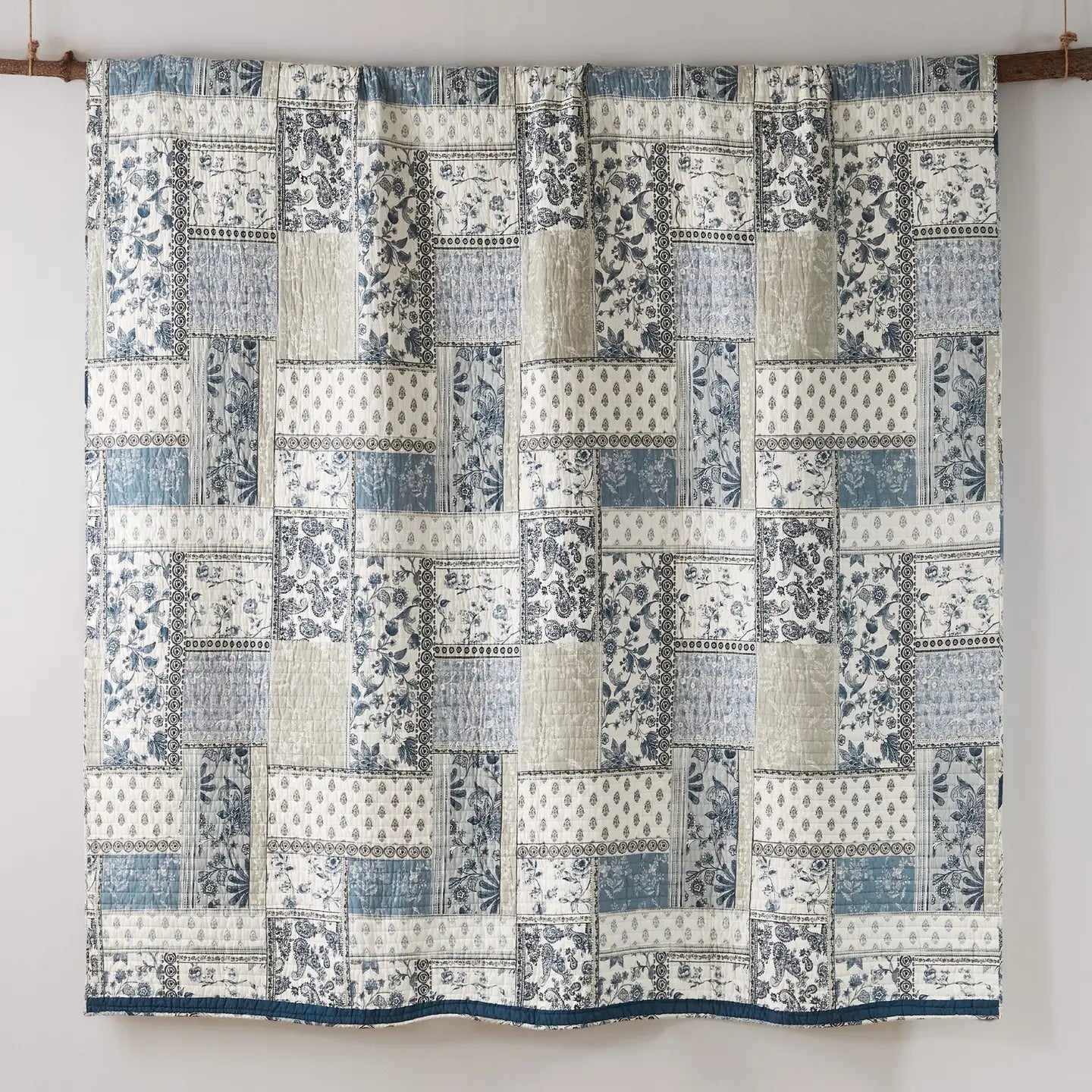 Aliza Quilt Set - Coastal Quilt Set - Quahog Bay Bedding