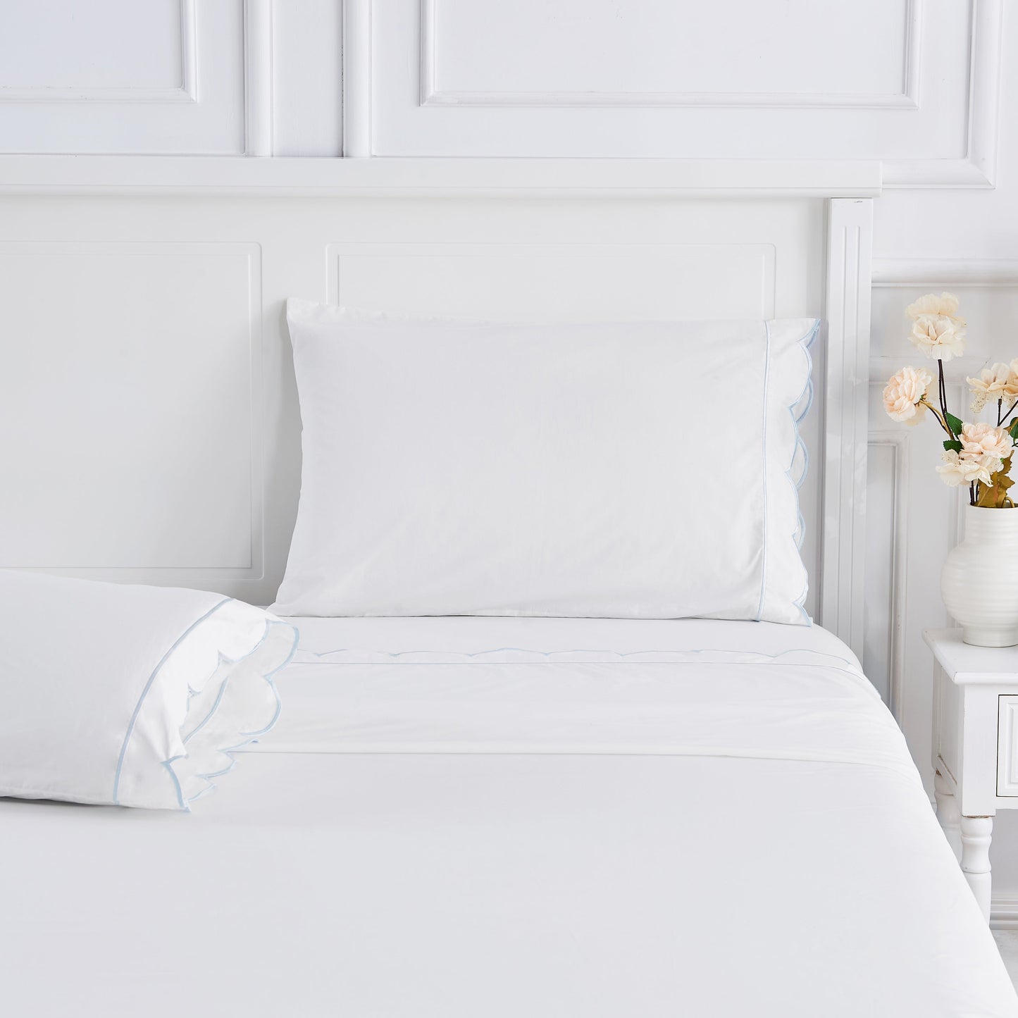 Coastal Scalloped Edge Embroidered 300TC Cotton Percale Sheet Set