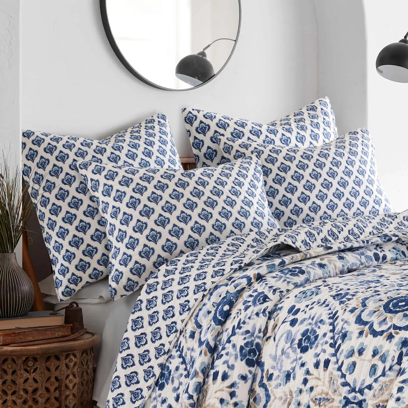 Lorrance Quilt Set