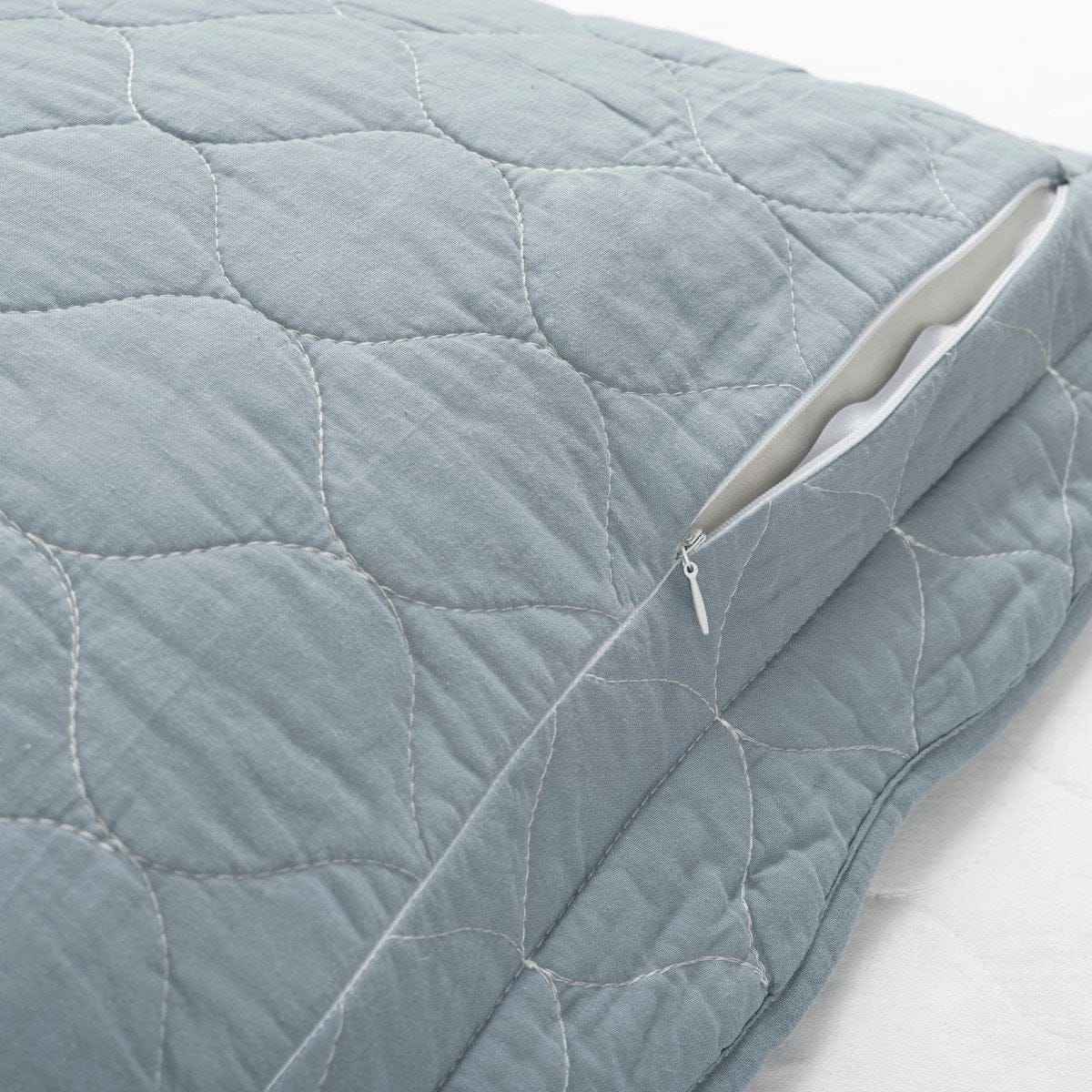 Coastal Chic Scalloped Edge Reversible Quilt 3 Piece Set - Quahog Bay Bedding