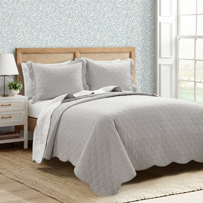 Coastal Chic Scalloped Edge Reversible Quilt 3 Piece Set - Quahog Bay Bedding