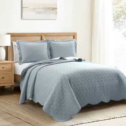Coastal Chic Scalloped Edge Reversible Quilt 3 Piece Set - Quahog Bay Bedding