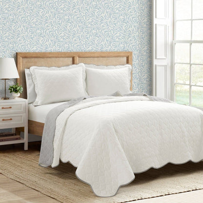 Coastal Chic Scalloped Edge Reversible Quilt 3 Piece Set - Quahog Bay Bedding