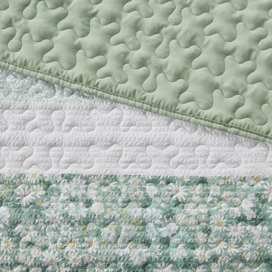 Madison Park Coastal Shabby Chic Seersucker Floral 4PC Quilt Set - Green, Yellow & White Hues - Quahog Bay Bedding