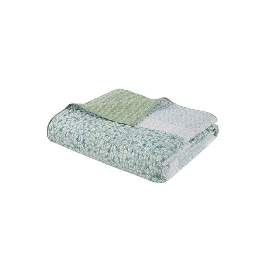 Madison Park Coastal Shabby Chic Seersucker Floral 4PC Quilt Set - Green, Yellow & White Hues - Quahog Bay Bedding