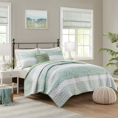 Madison Park Coastal Shabby Chic Seersucker Floral 4PC Quilt Set - Green, Yellow & White Hues - Quahog Bay Bedding