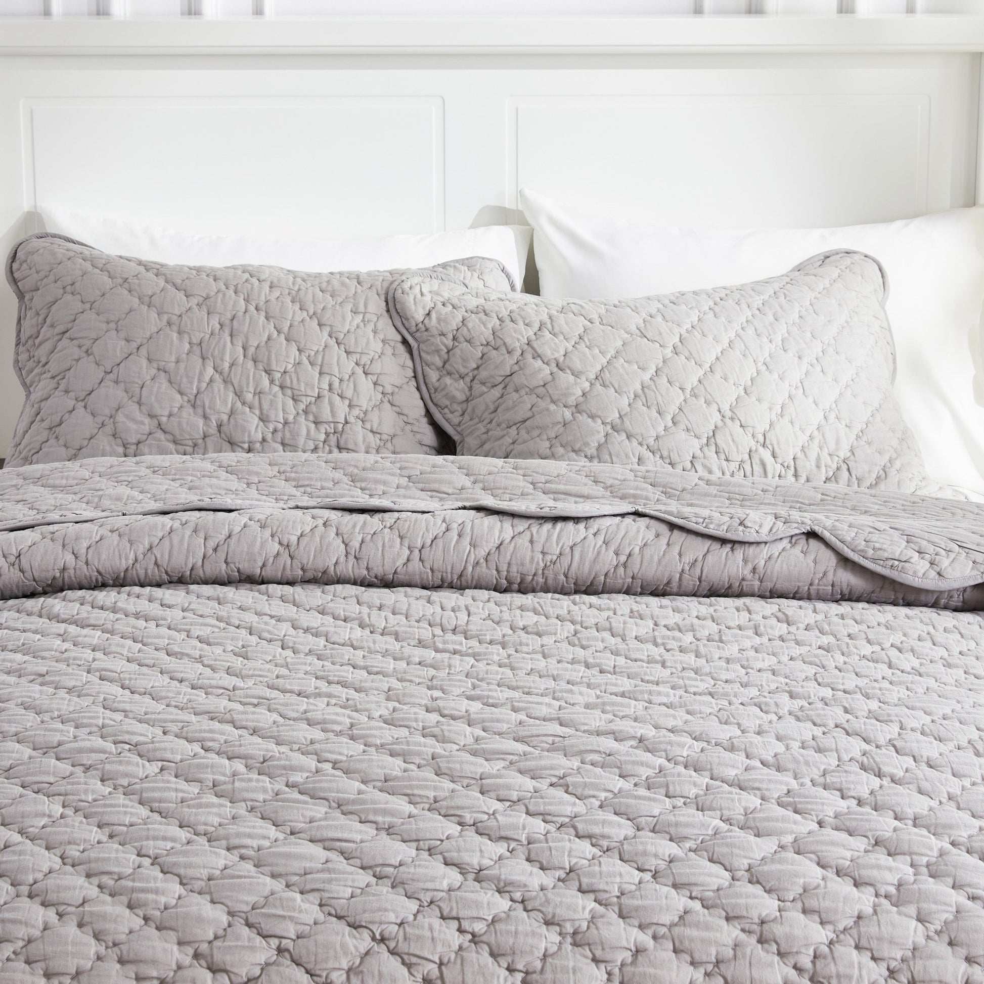 Diamond Scalloped Edge 100% Cotton Voile Hand Stitched Quilt Set 3PC - Quahog Bay Bedding