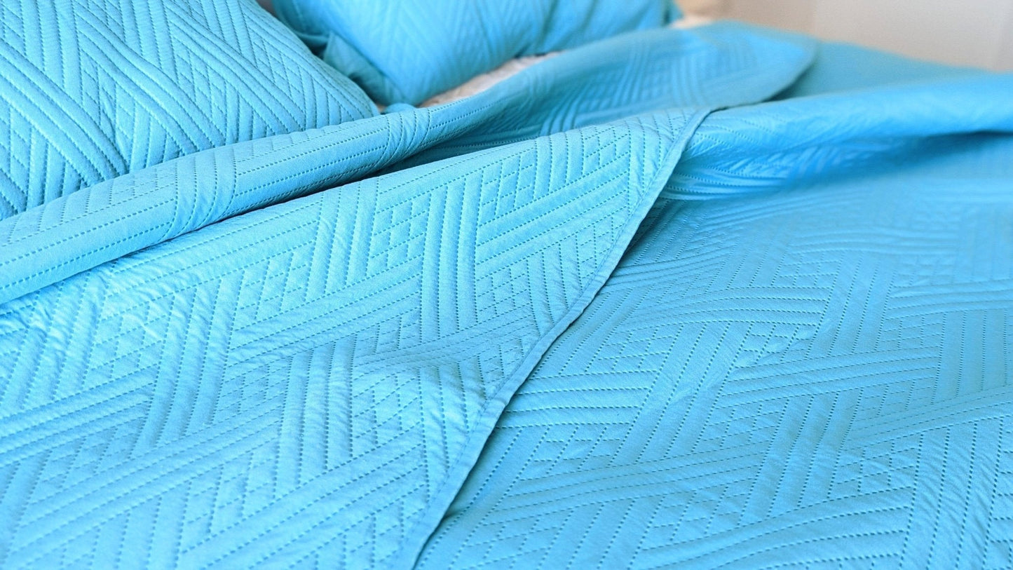 Gentle Wave Turquoise Teal Blue Lagoon Lightweight Quilted Bedspread Set - Quahog Bay Bedding