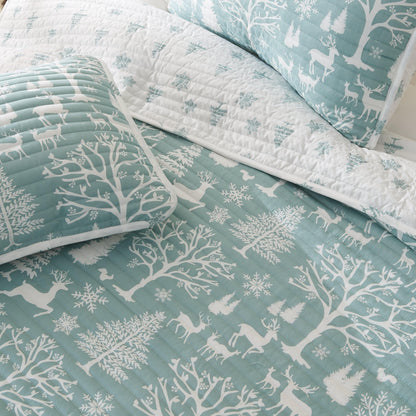 Blue Lodge Woods Quilt - Coastal Christmas Bedding