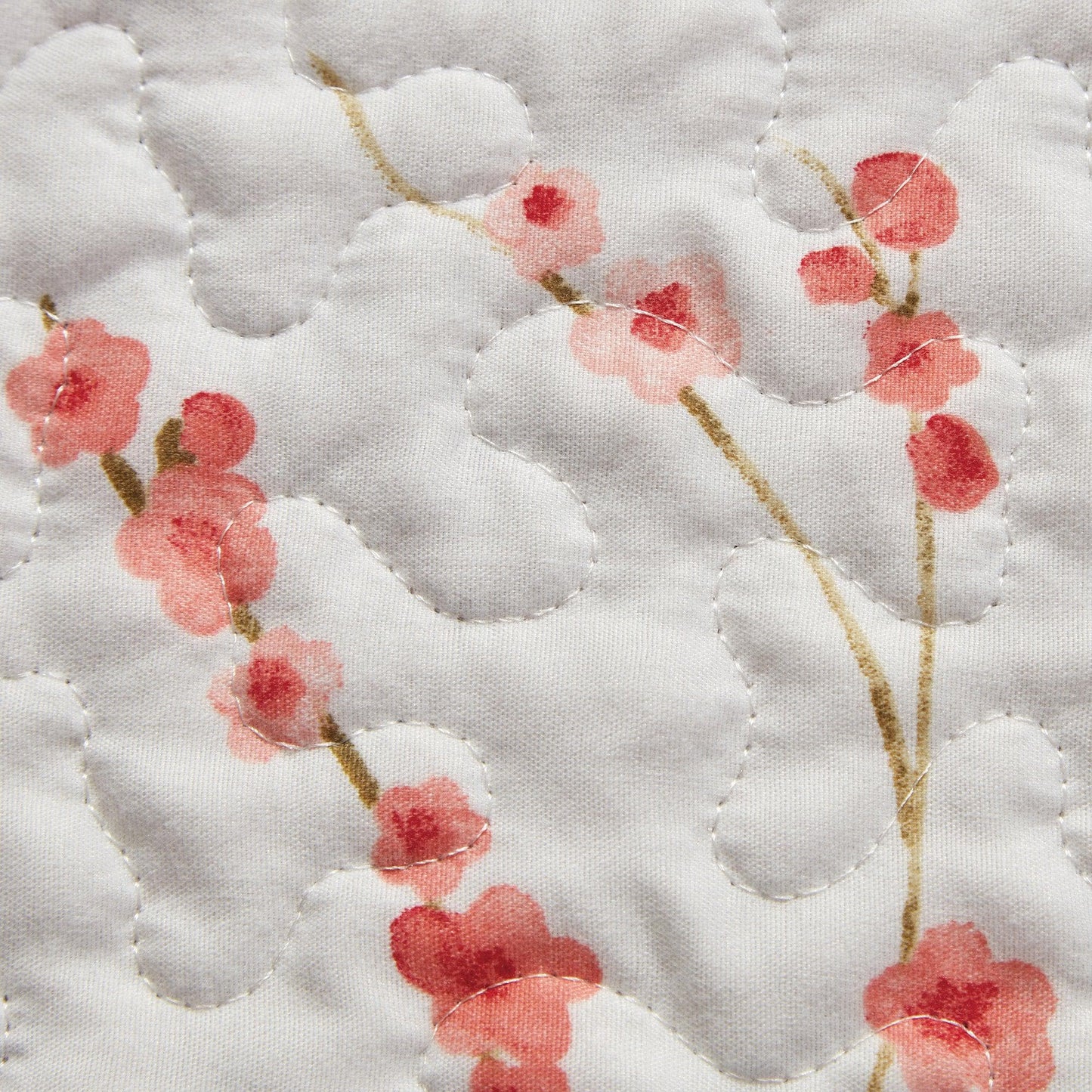 Floral Quilt - White & Coral - Floral Themed Quilts