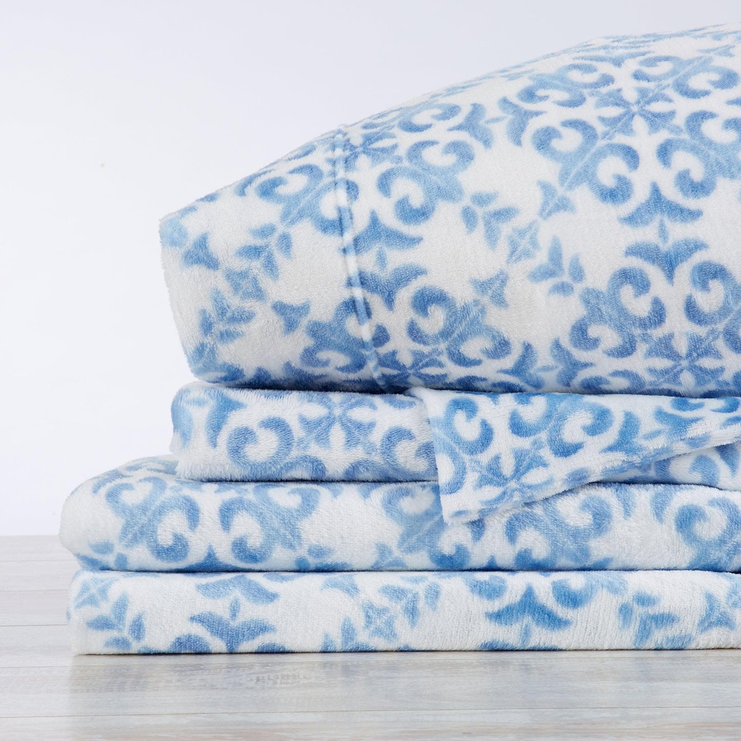 4-Piece Printed Plush Sheet - Velvet Luxe -  Coastal Holiday & Christmas Themed Bedding