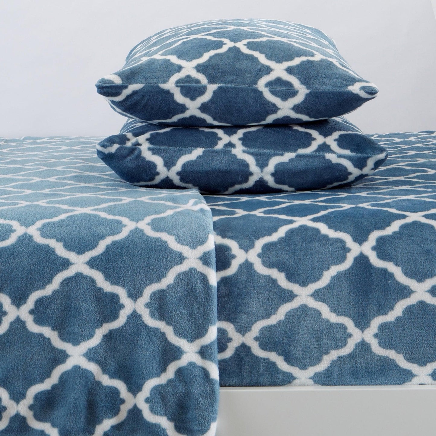 4-Piece Printed Plush Sheet - Velvet Luxe -  Coastal Holiday & Christmas Themed Bedding