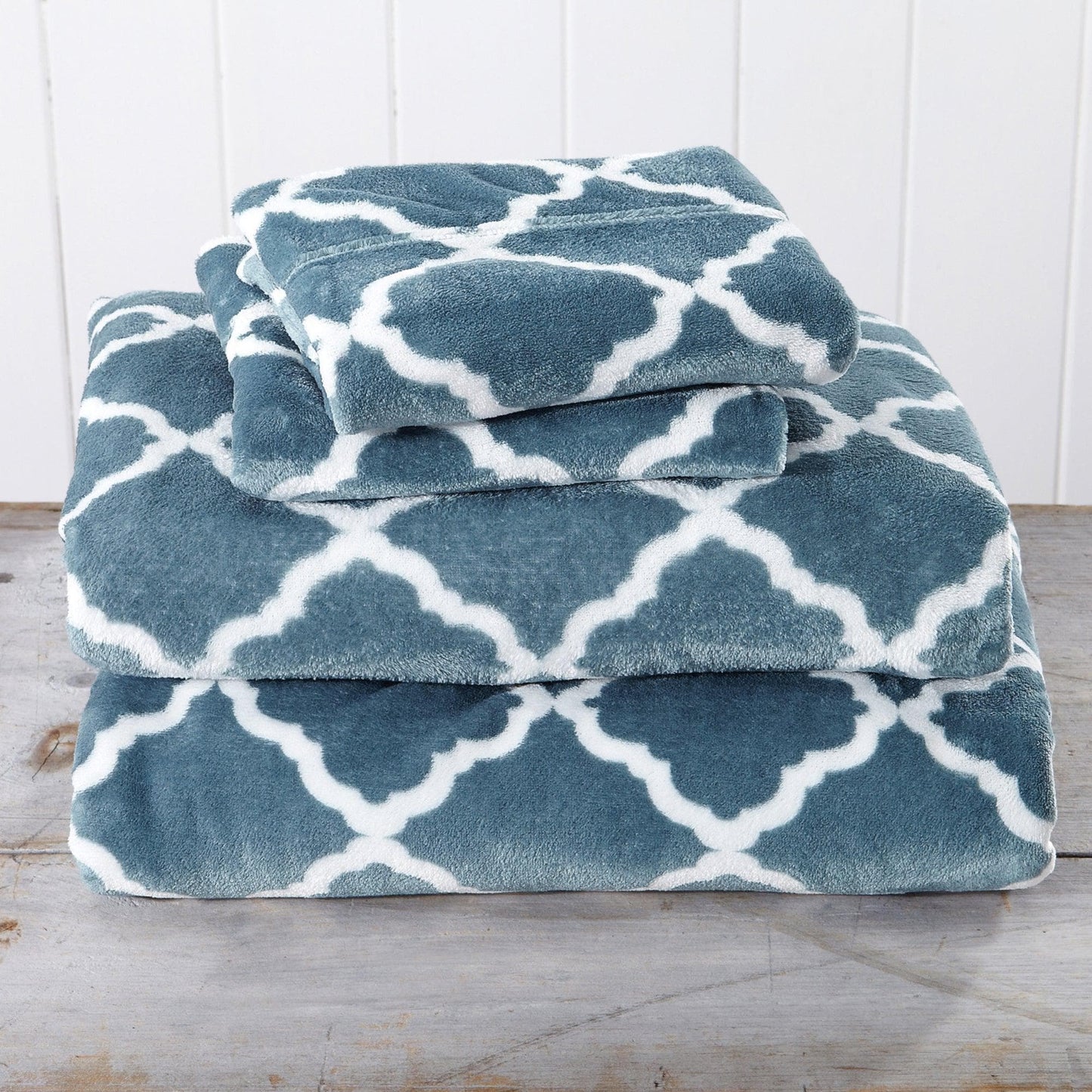 4-Piece Printed Plush Sheet - Velvet Luxe -  Coastal Holiday & Christmas Themed Bedding