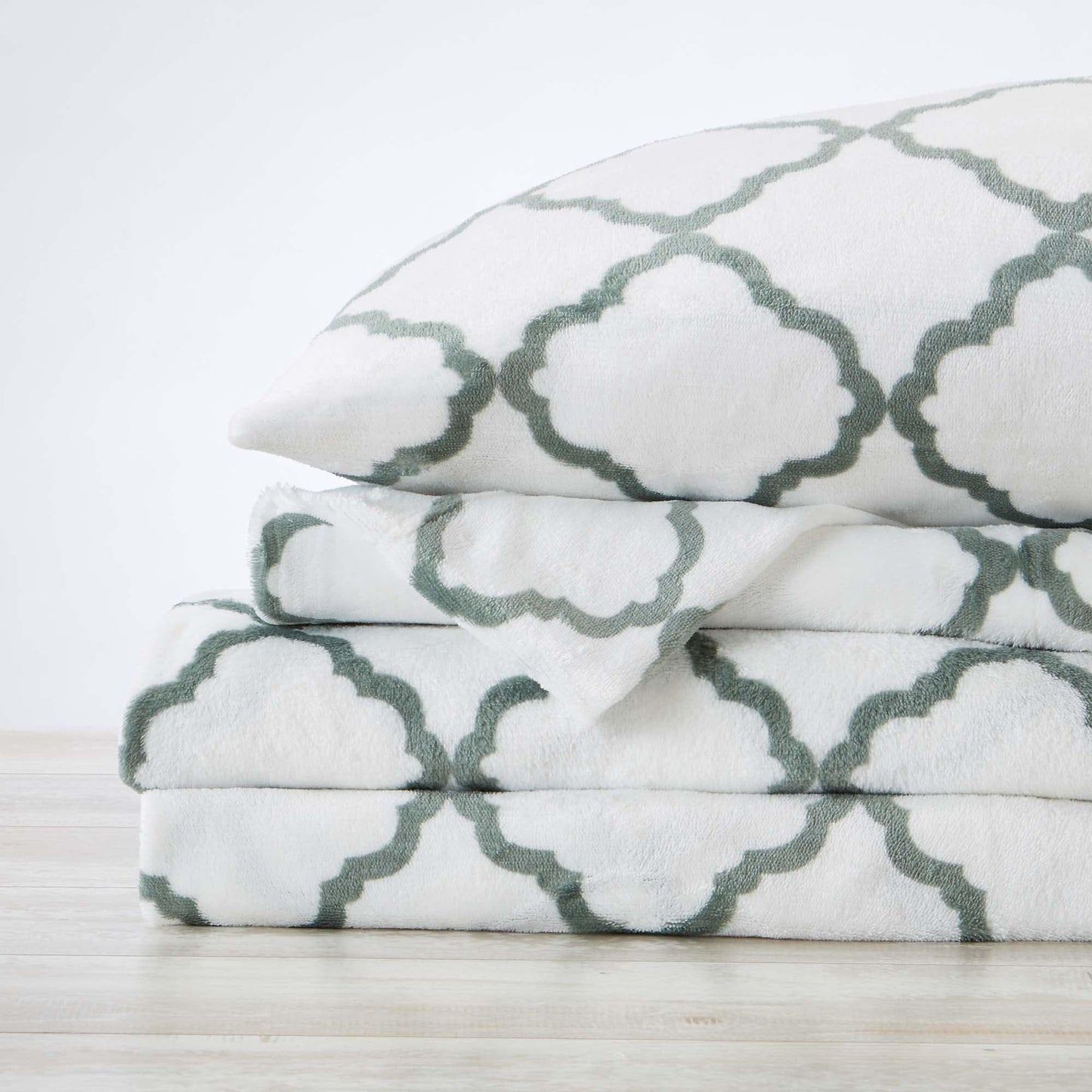 4-Piece Printed Plush Sheet - Velvet Luxe -  Coastal Holiday & Christmas Themed Bedding
