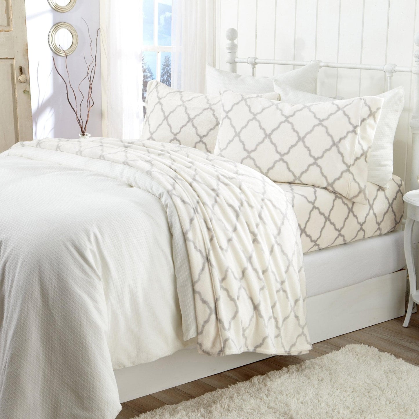 4-Piece Printed Plush Sheet - Velvet Luxe -  Coastal Holiday & Christmas Themed Bedding