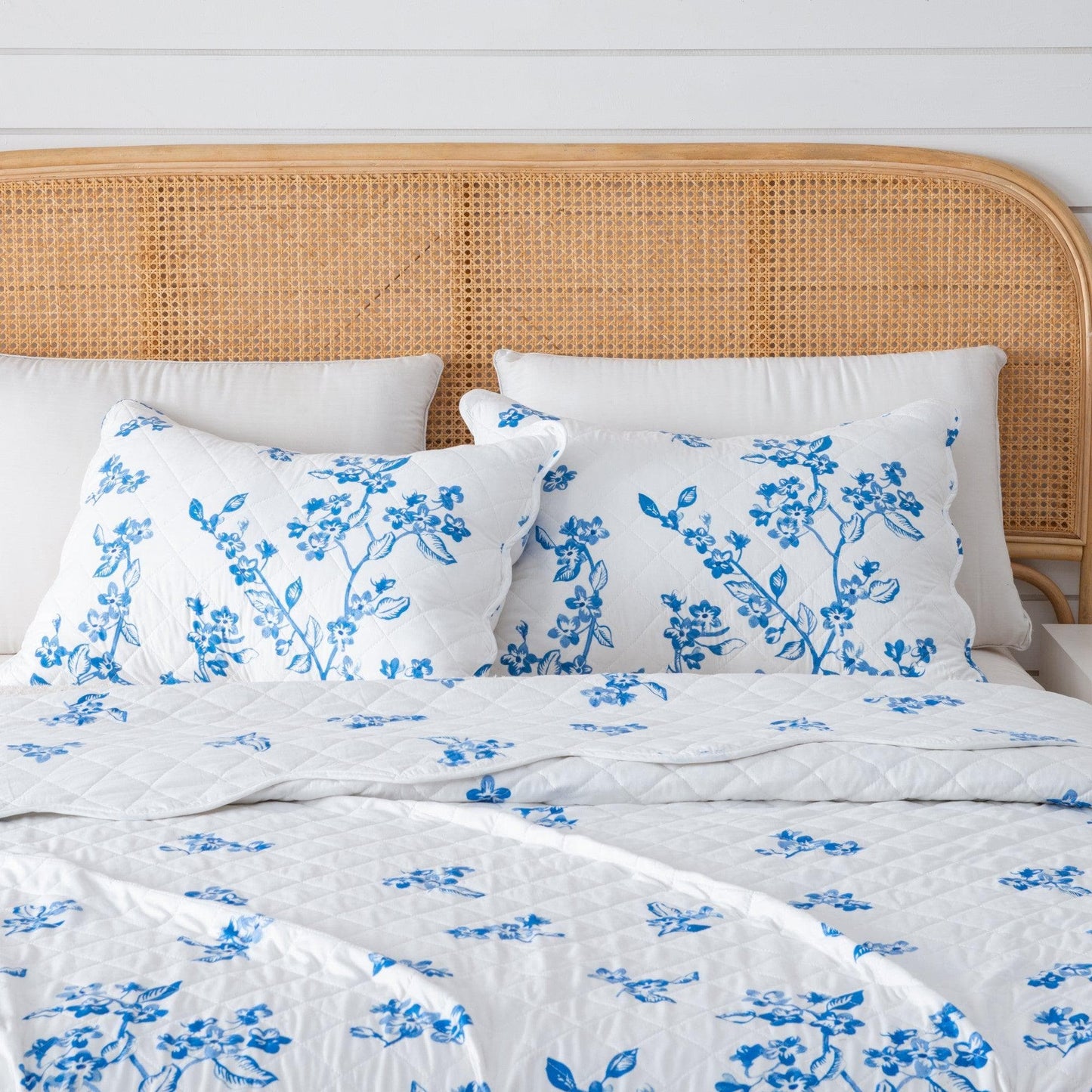 Coastal Floral Blue And White Quilt Set With Scalloped Edges - Lightweight Microfiber