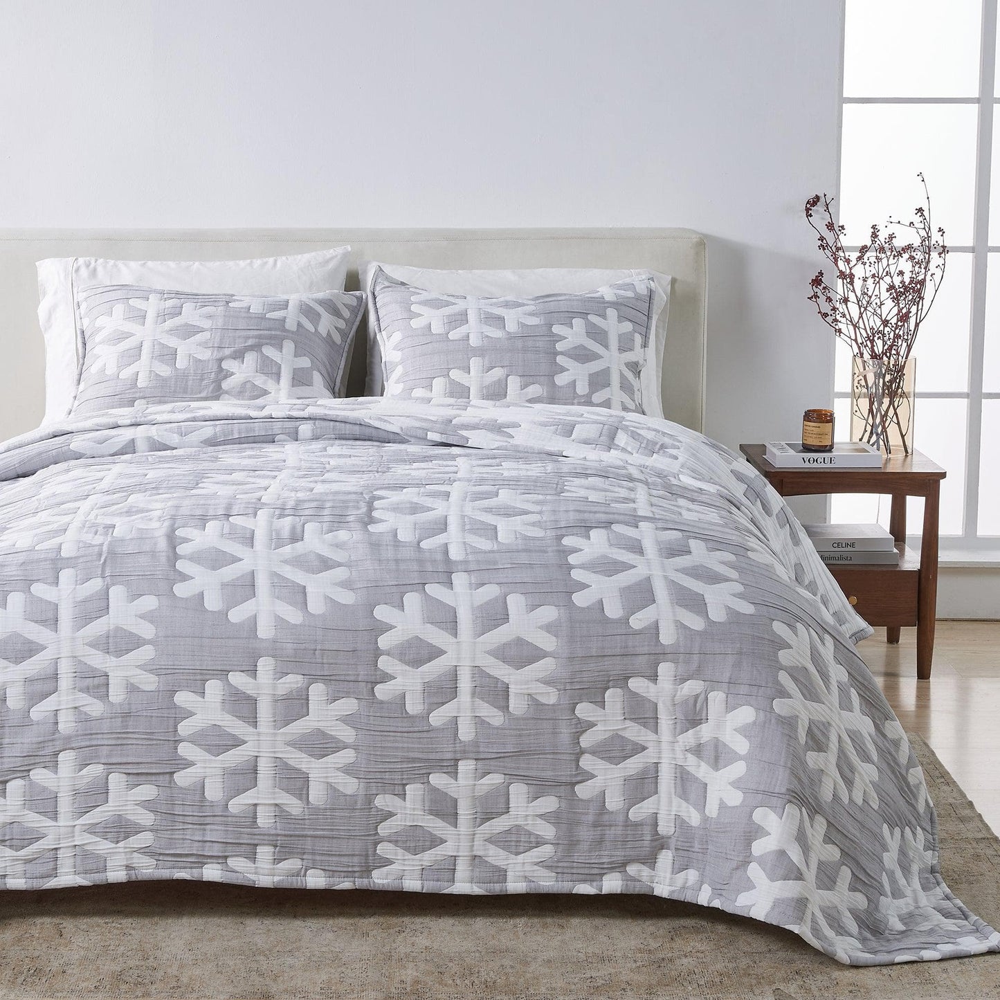 Matelassé Snowflake Quilt Set - Coastal Christmas Quilts