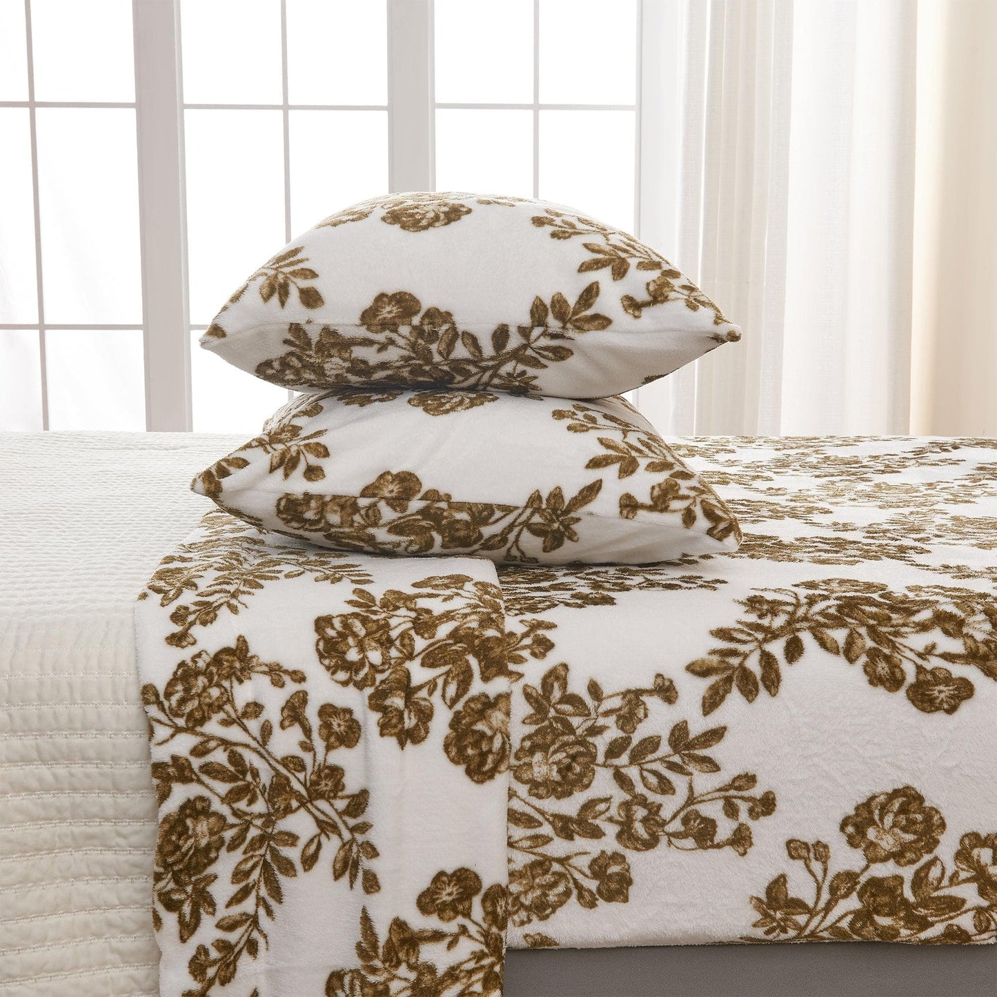 Velvet Luxe Printed Plush Sheet - Winter & Christmas Themed Bedding