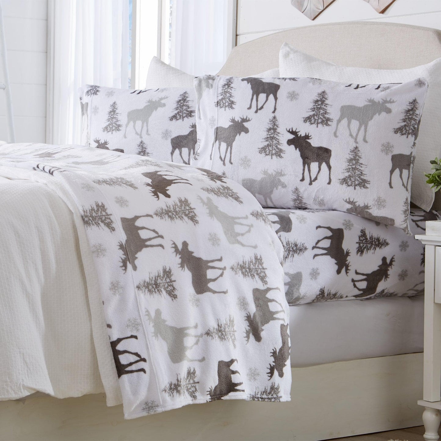 Velvet Luxe Printed Plush Sheet - Winter & Christmas Themed Bedding