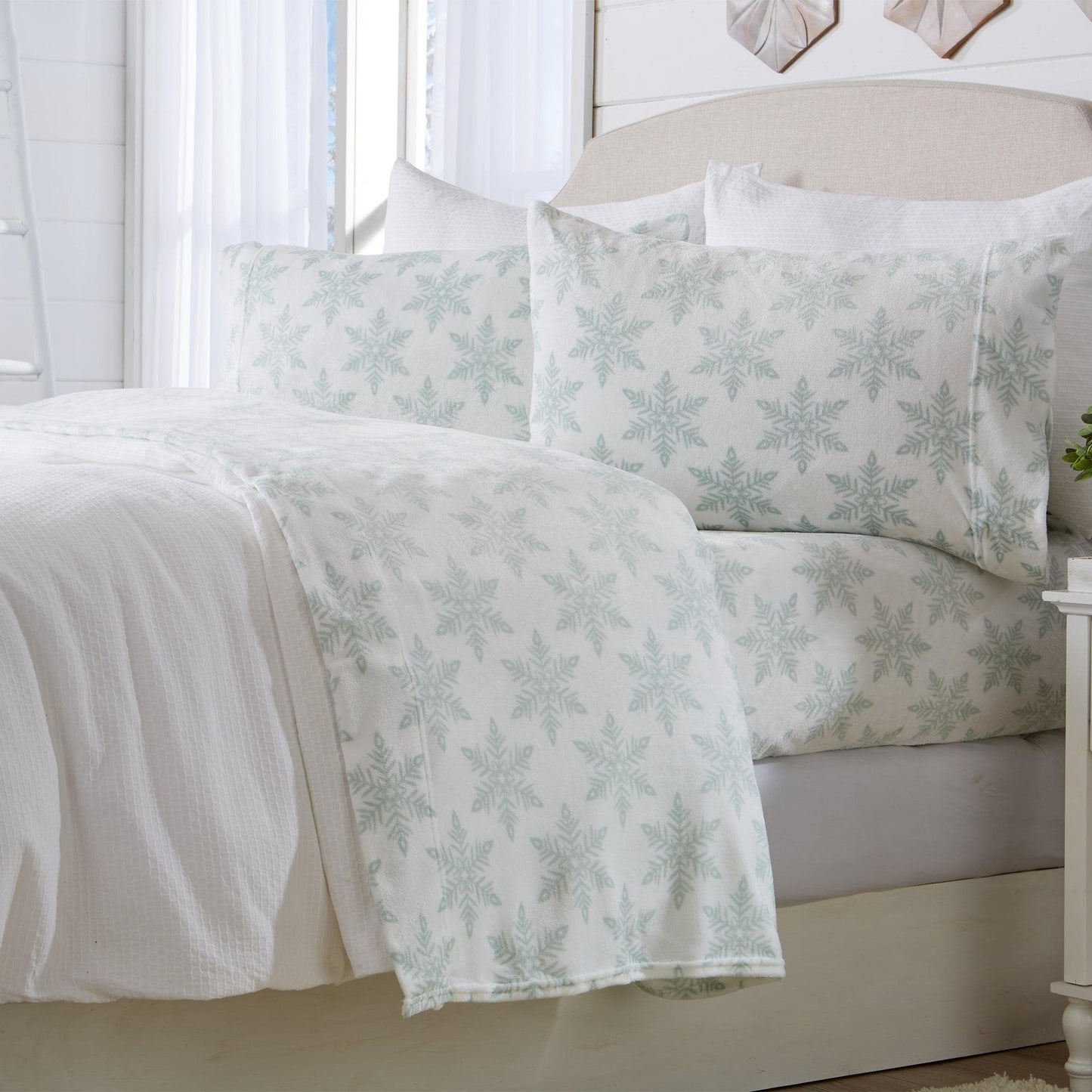 Velvet Luxe Printed Plush Sheet - Winter & Christmas Themed Bedding