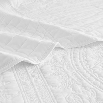 Isabella Cotton Quilt Set - White - Stunning Medallions And Scalloped Edges - Quahog Bay Bedding
