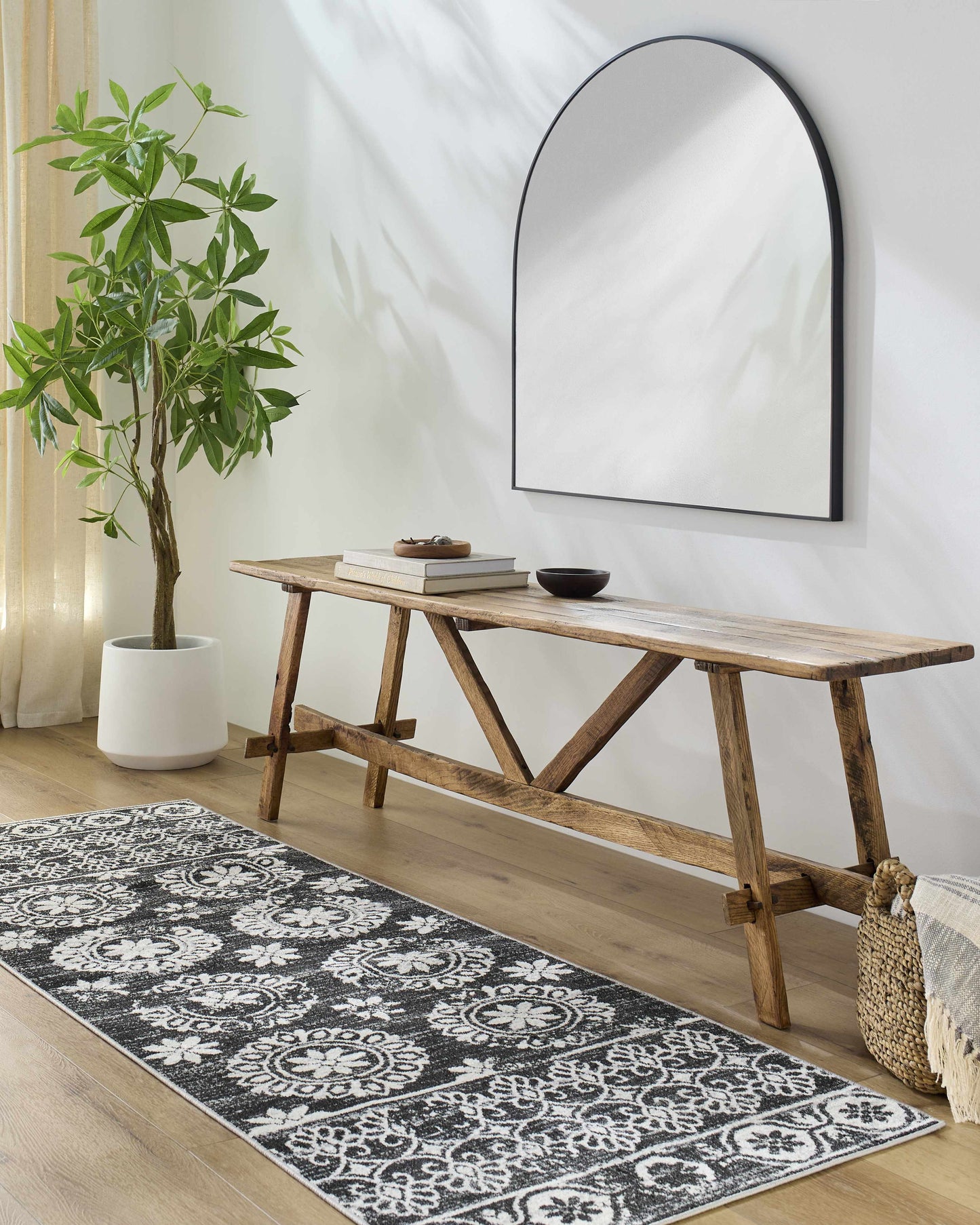 Kahraman Black&White Floral Washable Area Rug