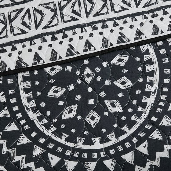 Urban Habitat Oversized Medallion Cotton Comforter Set - Black and White Comforter Set - Quahog Bay Bedding