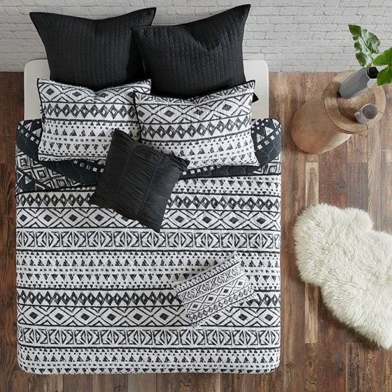 Urban Habitat Oversized Medallion Cotton Comforter Set - Black and White Comforter Set - Quahog Bay Bedding