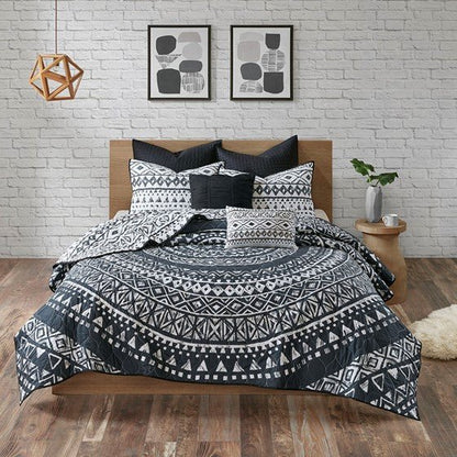 Urban Habitat Oversized Medallion Cotton Comforter Set - Black and White Comforter Set - Quahog Bay Bedding