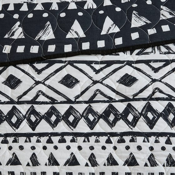 Urban Habitat Oversized Medallion Cotton Comforter Set - Black and White Comforter Set - Quahog Bay Bedding