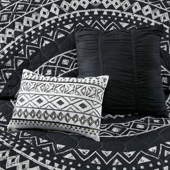 Urban Habitat Oversized Medallion Cotton Comforter Set - Black and White Comforter Set - Quahog Bay Bedding