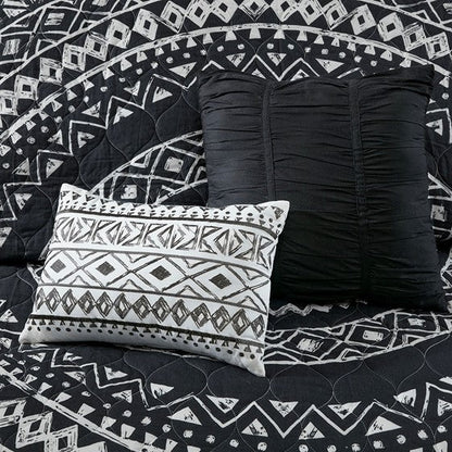 Urban Habitat Oversized Medallion Cotton Comforter Set - Black and White Comforter Set - Quahog Bay Bedding
