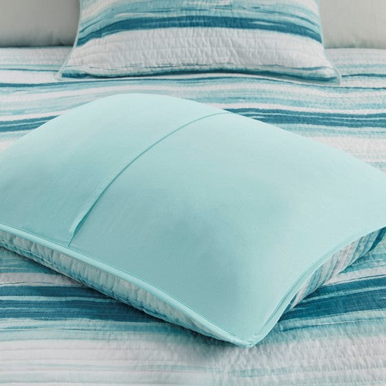 Coastal Marina 6 Piece Quilt Set with Throw Pillows - Aqua, Teal and Pastel Blue Hues