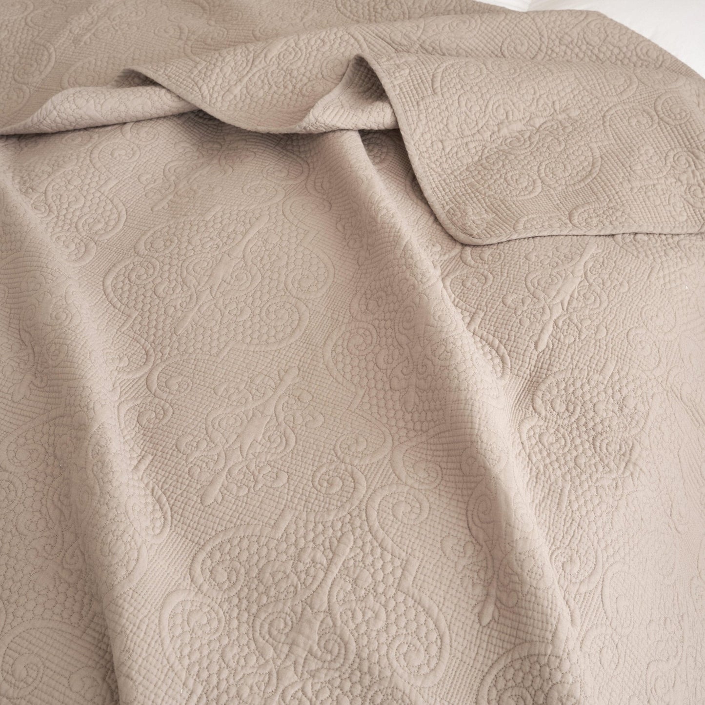 Sandy Elegant Matelasse Cotton Quilted Bedspread Set - Quahog Bay Bedding