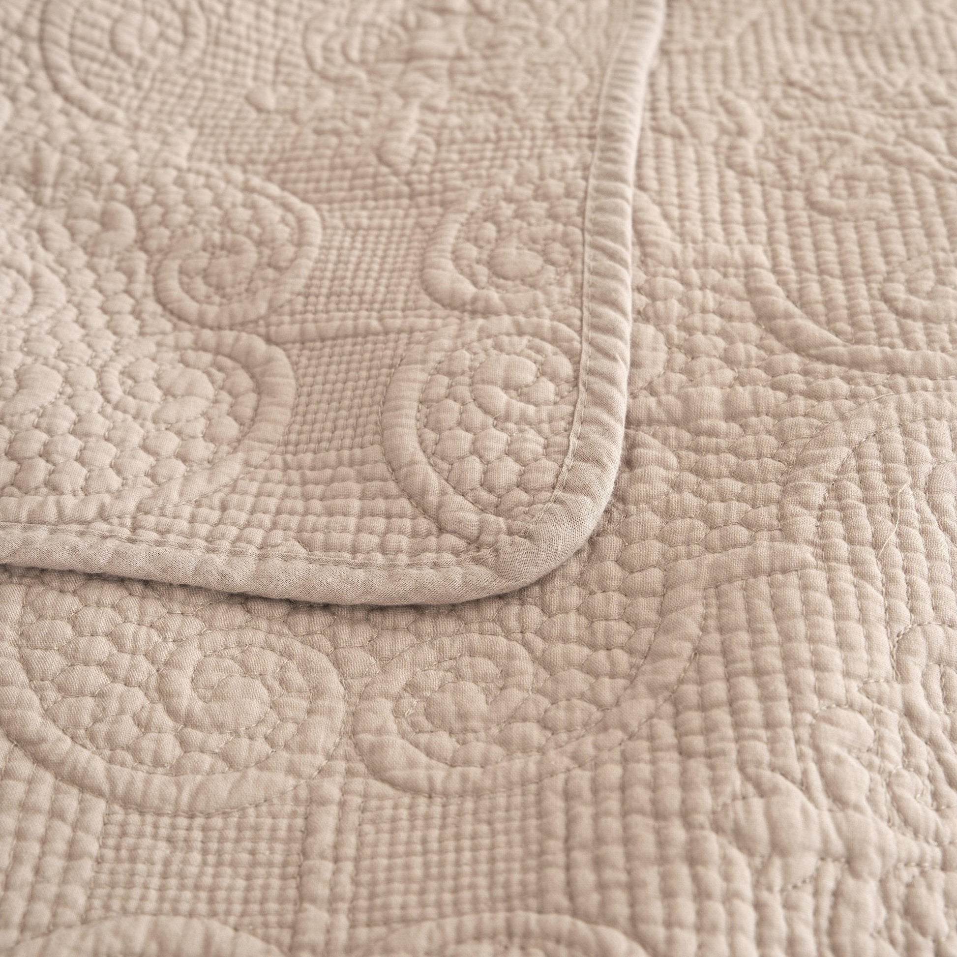 Sandy Elegant Matelasse Cotton Quilted Bedspread Set - Quahog Bay Bedding