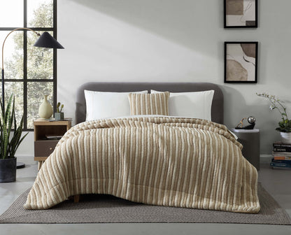 Snug Comforter With Piped Detailing - Sustainable Bedding - Quahog Bay Bedding