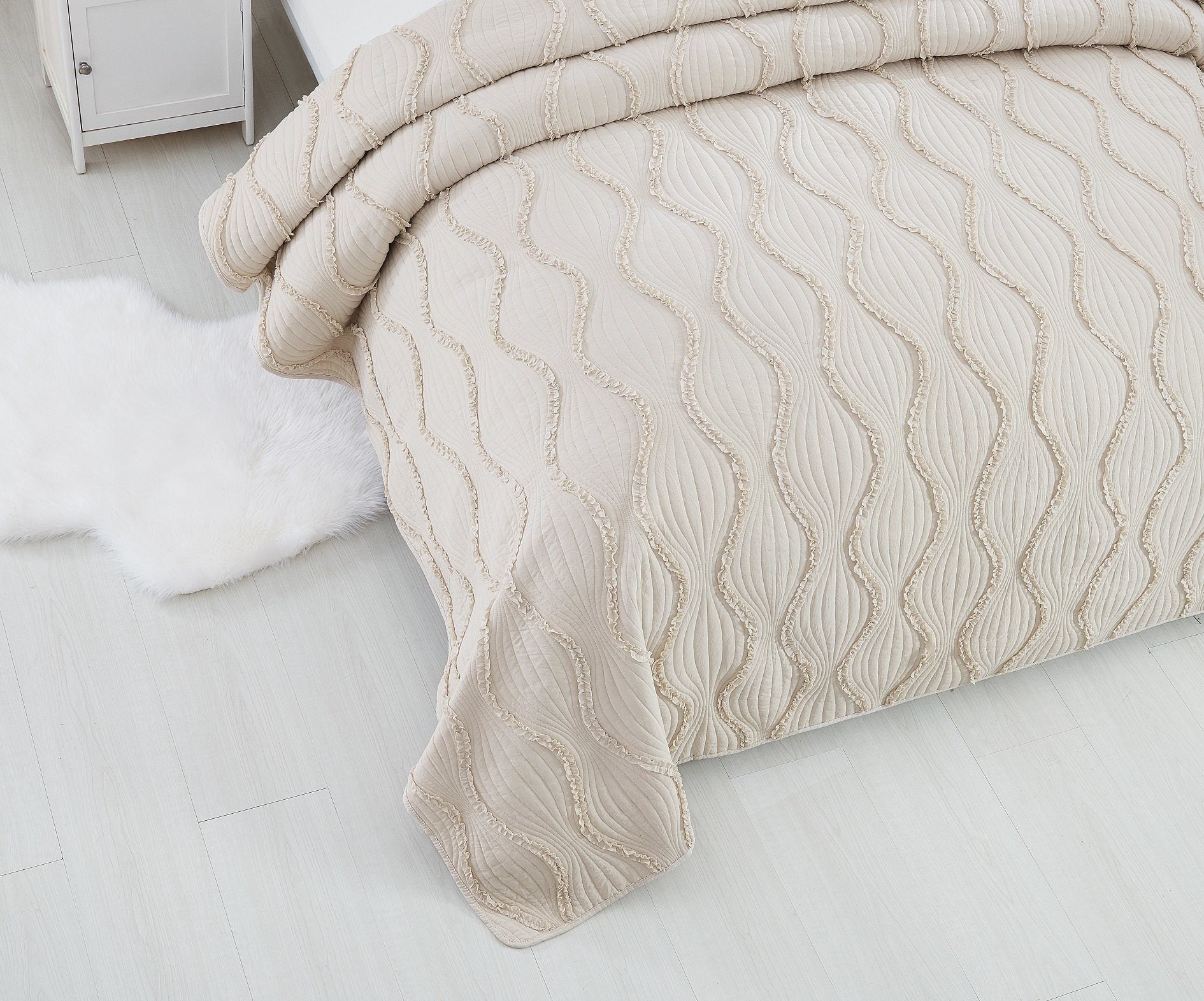 Country Ruffles Quilted Cotton Bedspread Set - Ivory & Cream - Quahog Bay Bedding