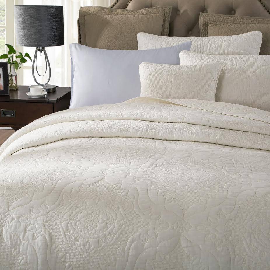 Ivory Paisley Damask Stitch Matelassé Cotton Quilt Set - Quahog Bay Bedding
