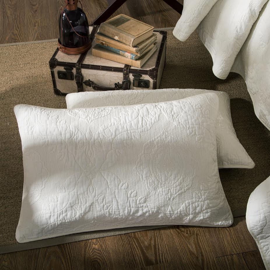 Ivory Paisley Damask Stitch Matelassé Cotton Quilt Set - Quahog Bay Bedding