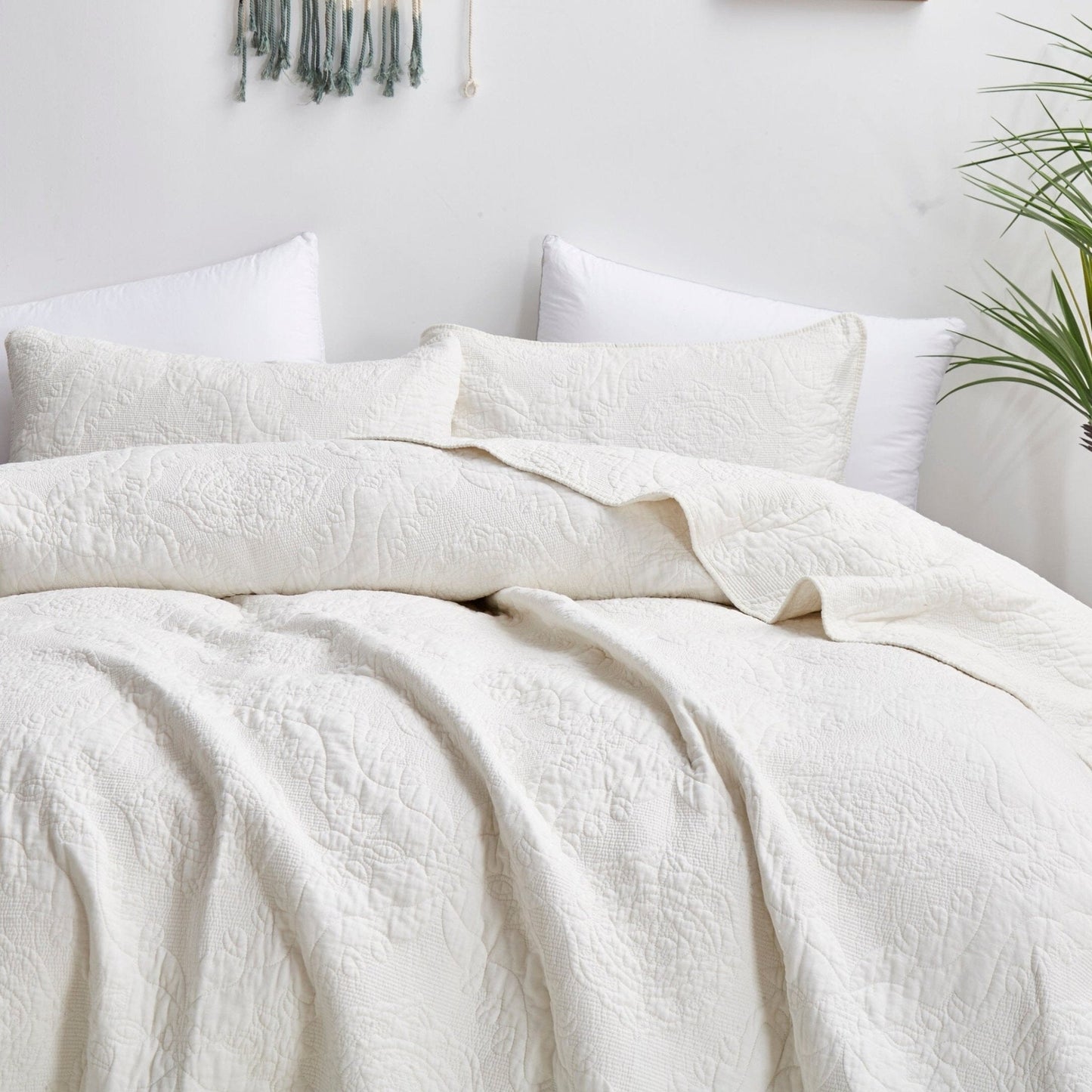 Ivory Paisley Damask Stitch Matelassé Cotton Quilt Set - Quahog Bay Bedding