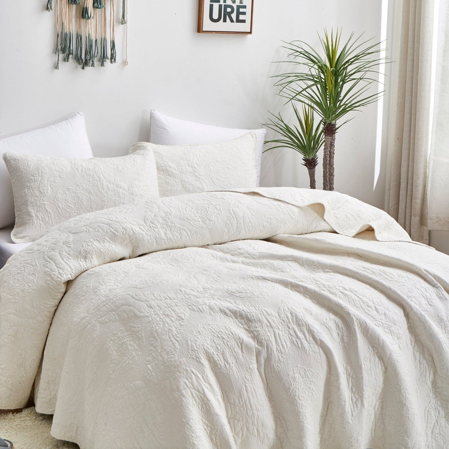 Ivory Paisley Damask Stitch Matelassé Cotton Quilt Set - Quahog Bay Bedding